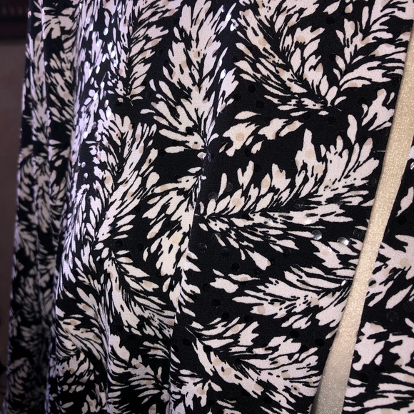 MSK WOMEN SIZE 16W BLACK WHITE & A LITTLE TAUPE SEQUINED CROPPED OPEN FRONT JACK - Picture 2 of 8